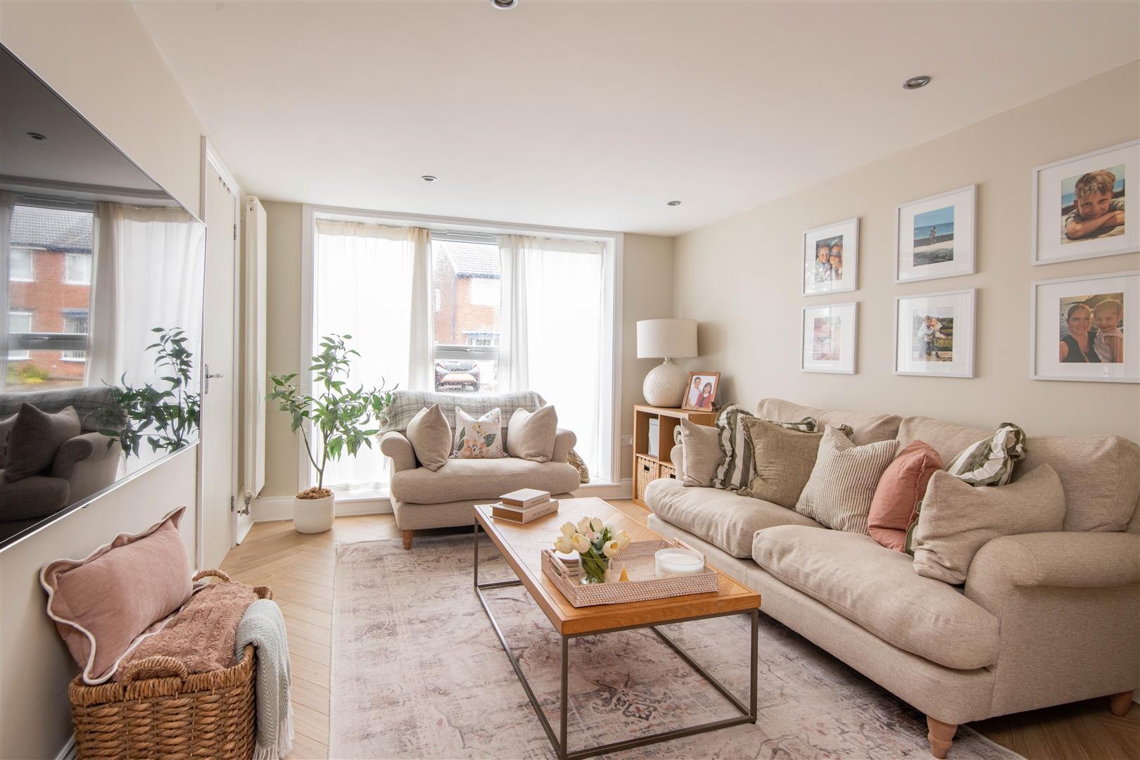 4 bed property in Albany Drive, Preston